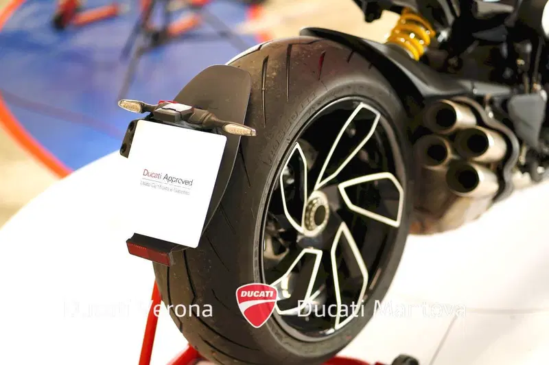 Ducati Diavel V4 (2023 - 26) (12)