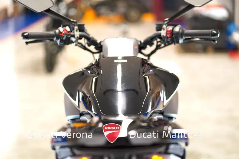 Ducati Diavel V4 (2023 - 26) (18)