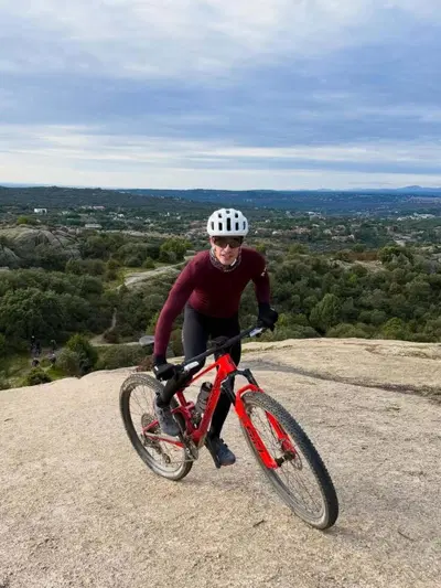 Oltre il dolore: Marc Marquez torna ad allenarsi in mountain bike