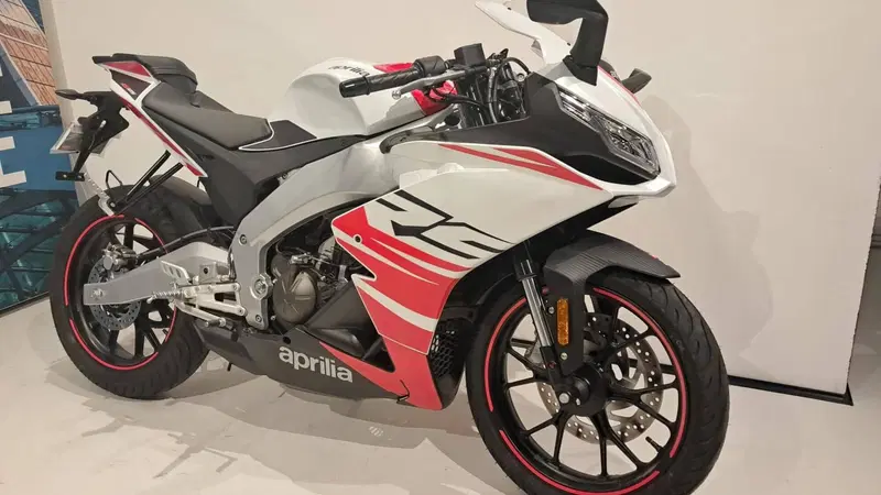 Aprilia RS 125 (2025 - 26) (2)