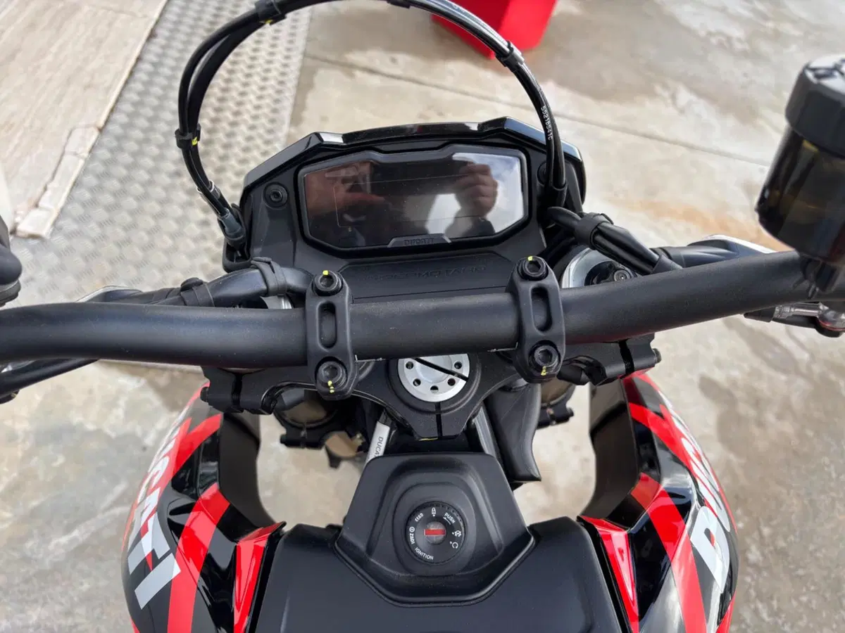 Ducati Hypermotard 698 Mono RVE (2024 - 26) (13)