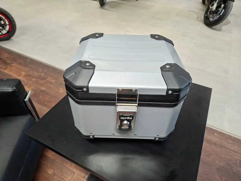BAULE ALLUMINIO APRILIA TUAREG (2)
