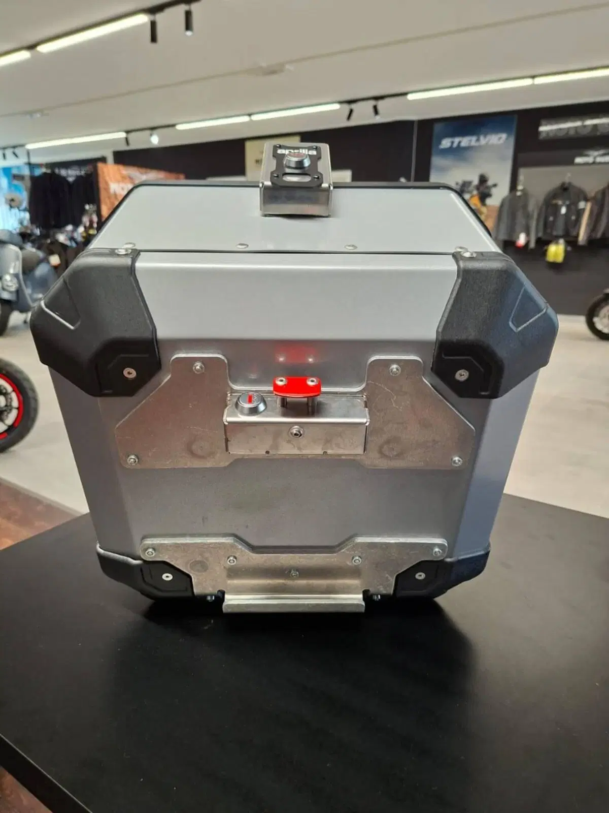 BAULE ALLUMINIO APRILIA TUAREG (4)