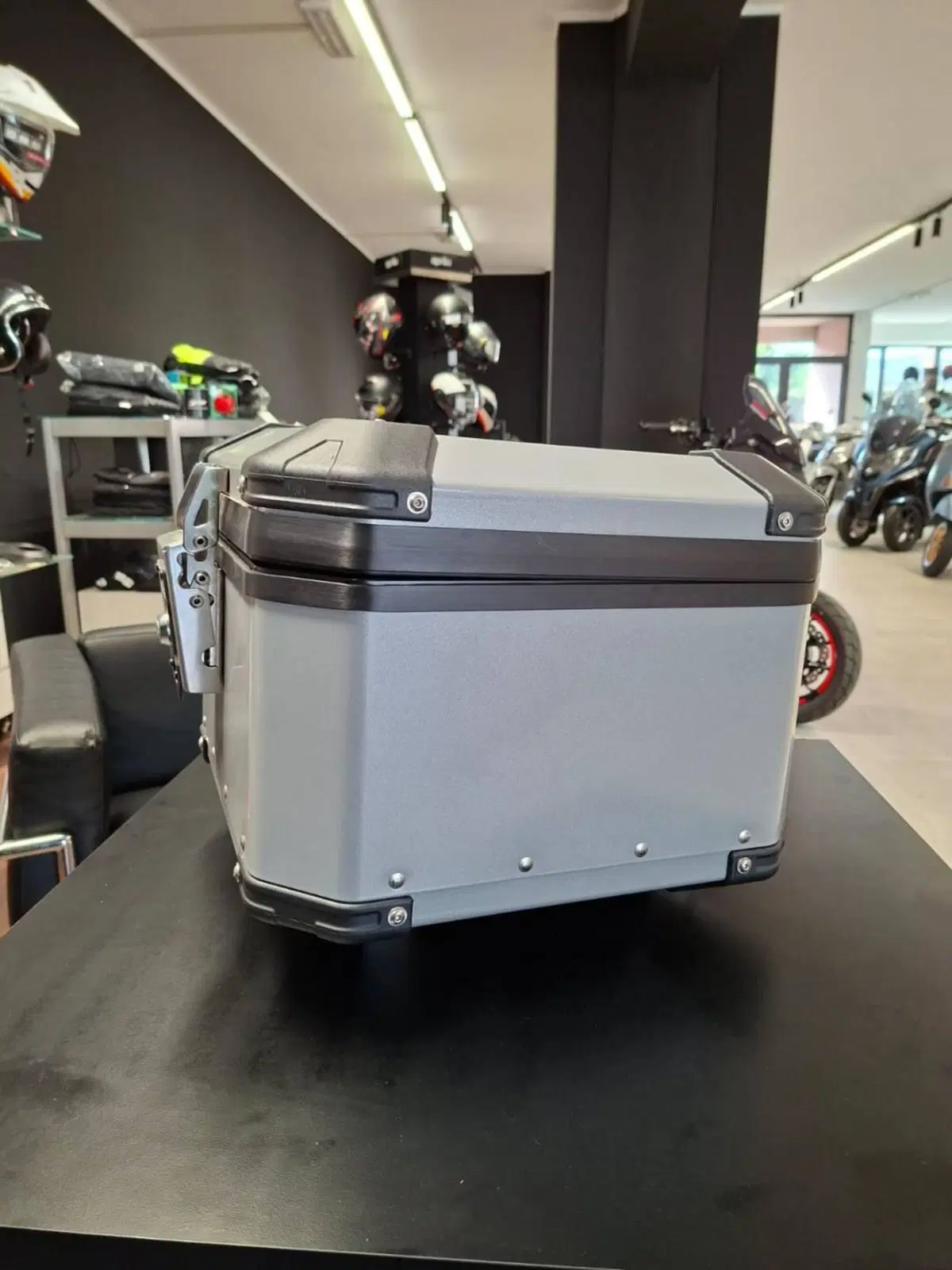 BAULE ALLUMINIO APRILIA TUAREG (5)