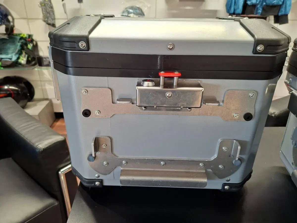 VALIGIE ALLUMINIO APRILIA TUAREG (3)