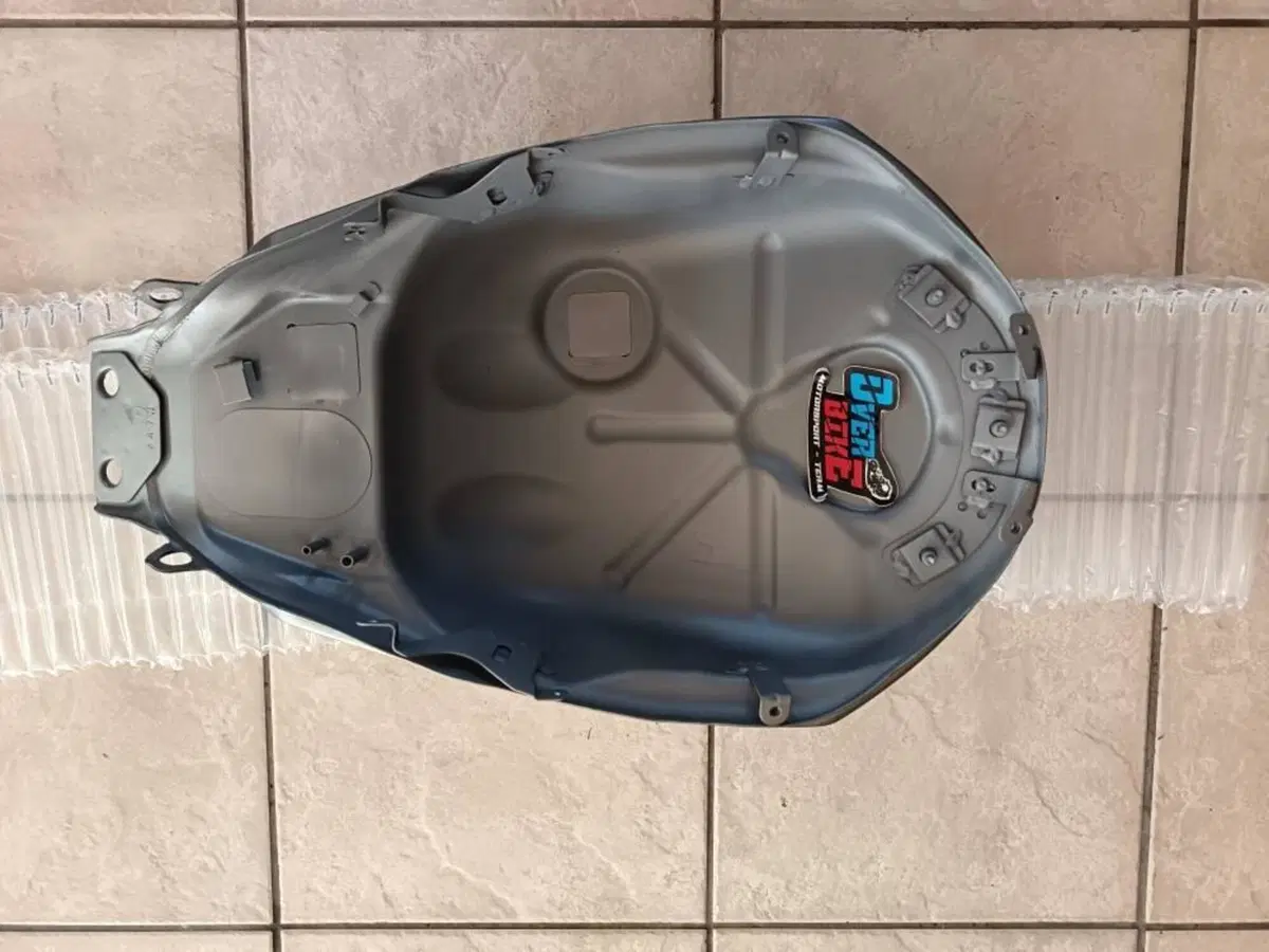 SERBATOIO BENELLI LEONCINO 800 TITANIO OPACO (3)