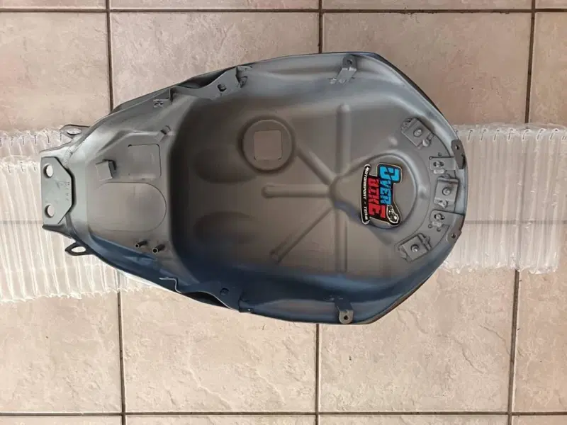 SERBATOIO BENELLI LEONCINO 800 TITANIO OPACO (3)