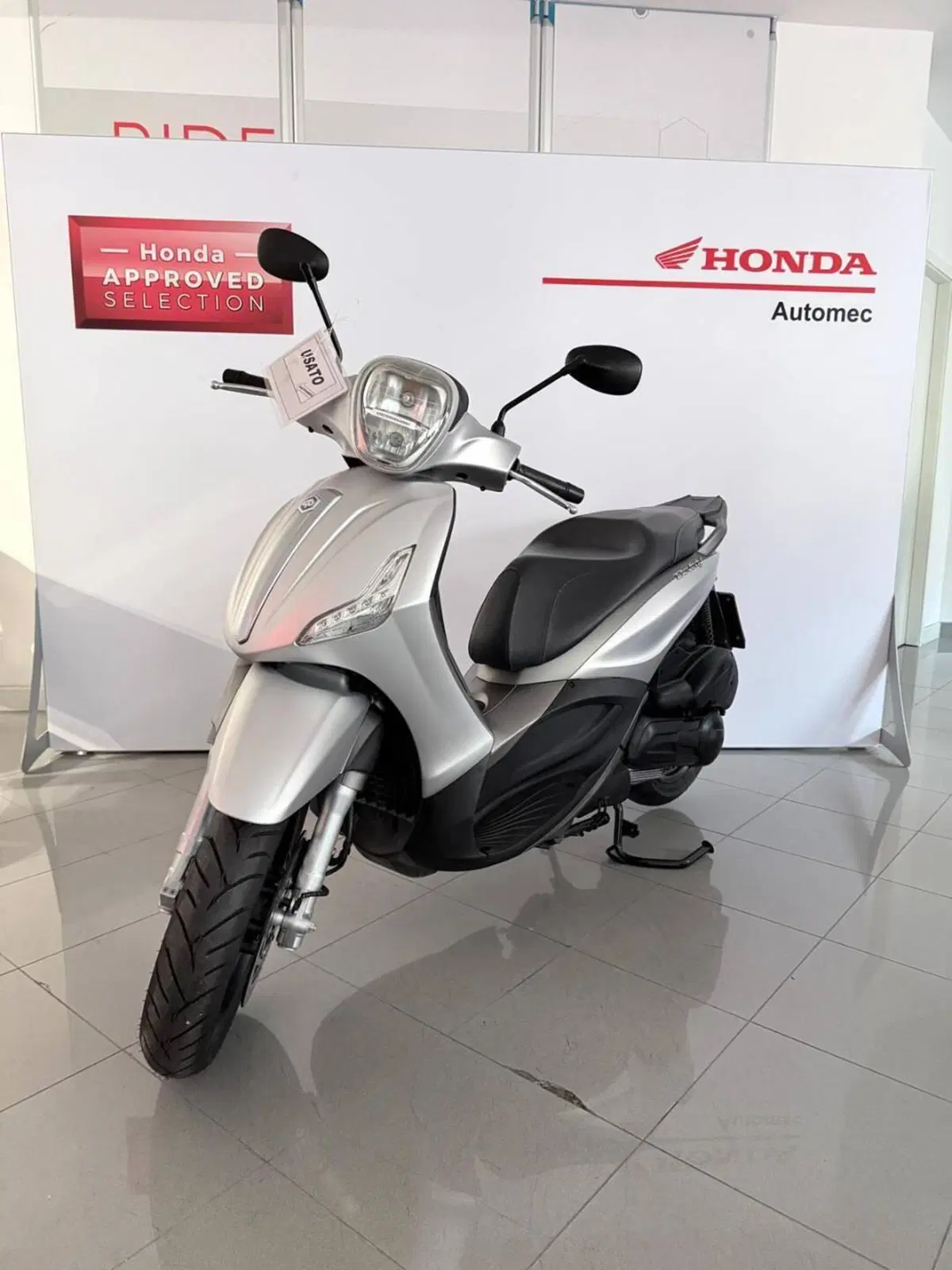 Piaggio Beverly 300 i.e. ABS-ASR (2016 - 20) (2)