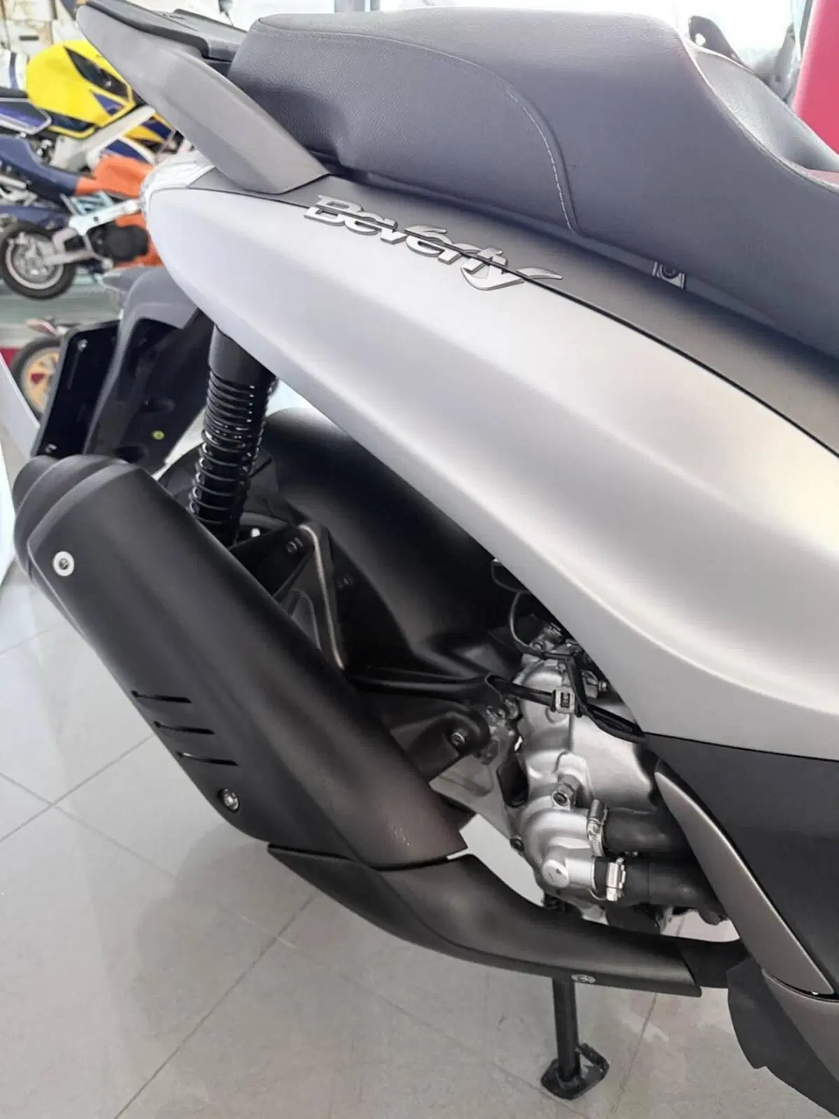 Piaggio Beverly 300 i.e. ABS-ASR (2016 - 20) (6)