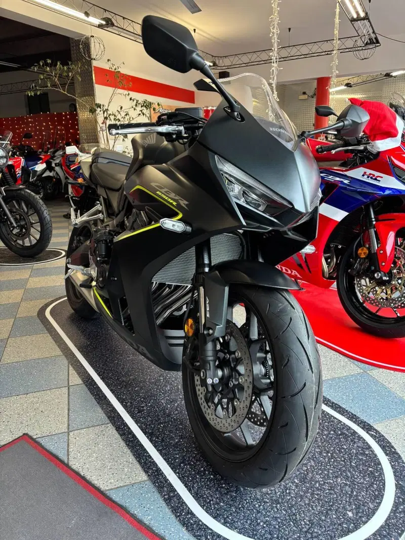 Honda CBR 650 R E-Clutch (2024 - 26)