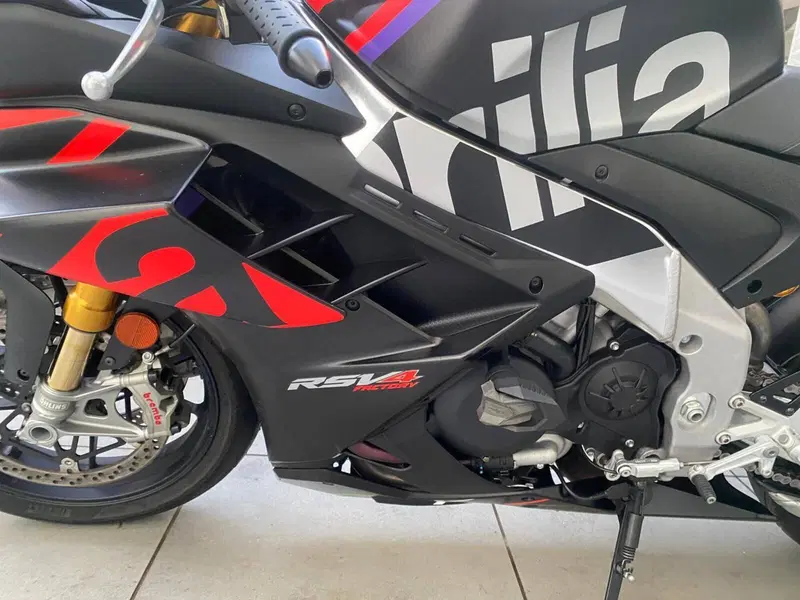 Aprilia RSV4 1100 Factory (2021 - 24) (13)