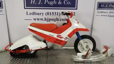 Collezione di moto, quad e cimeli all'asta