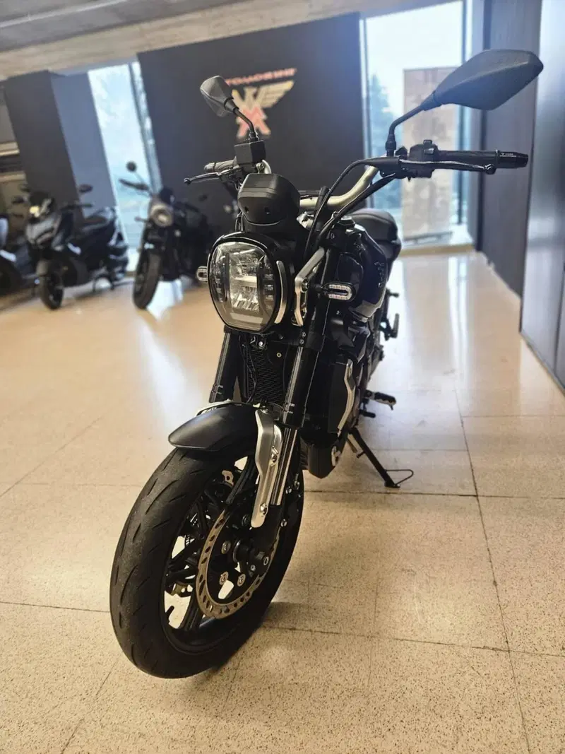 Voge Trofeo 300AC (2021 - 26) (5)