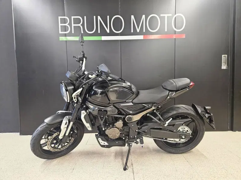 Voge Trofeo 300AC (2021 - 26) (2)