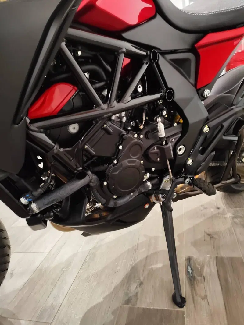 MV Agusta Turismo Veloce 800 Lusso SCS (2021 - 26) (10)