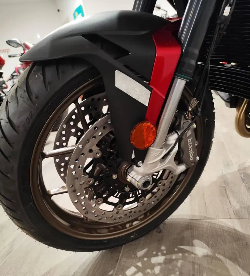 MV Agusta Turismo Veloce 800 Lusso SCS (2021 - 26) (12)