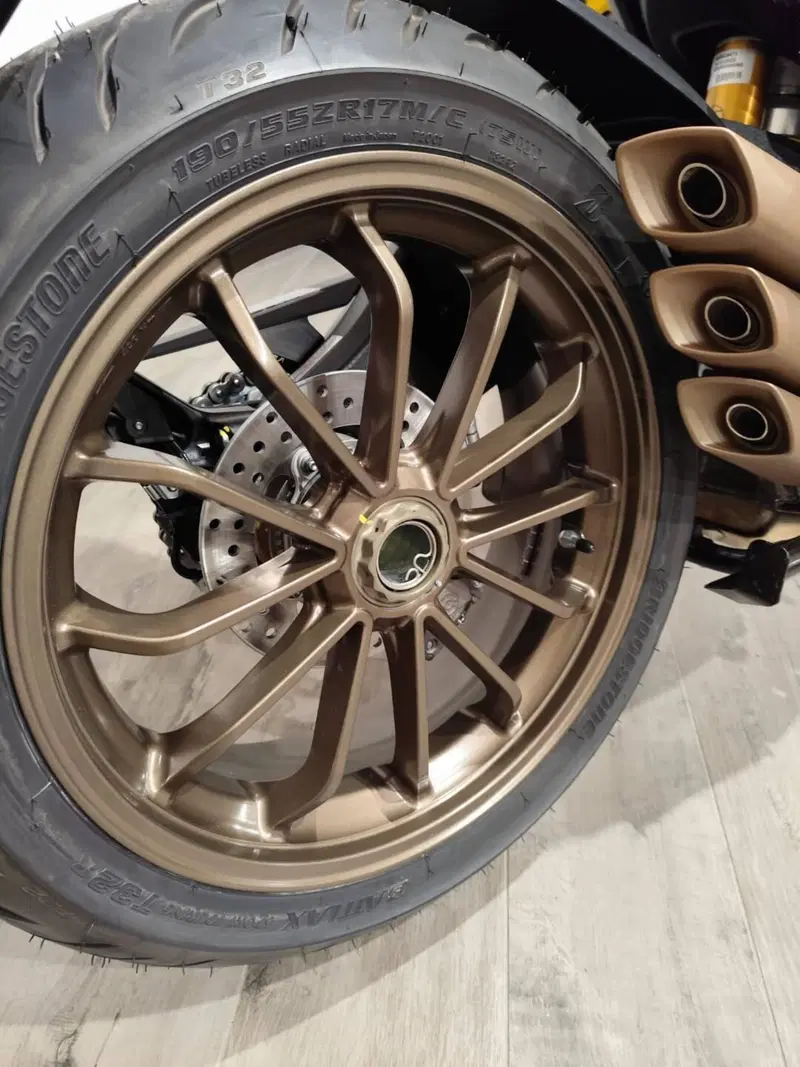 MV Agusta Turismo Veloce 800 Lusso SCS (2021 - 26) (13)