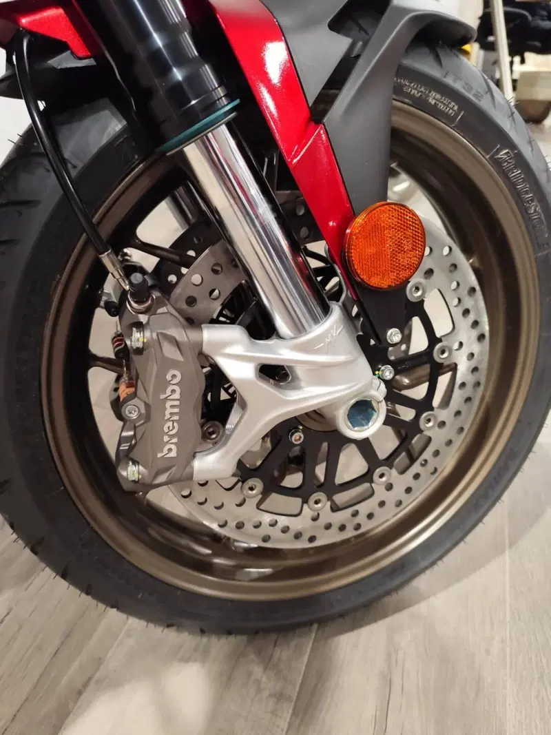 MV Agusta Turismo Veloce 800 Lusso SCS (2021 - 26) (14)