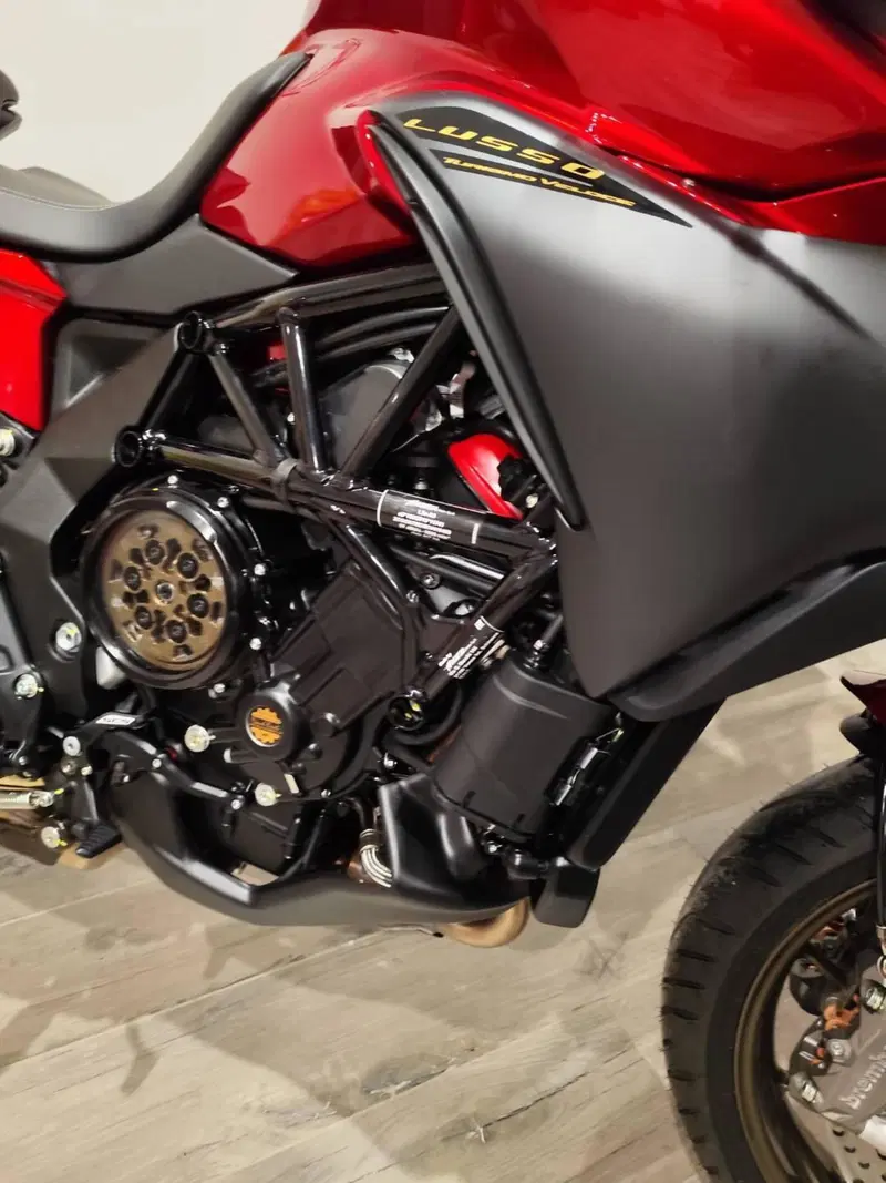 MV Agusta Turismo Veloce 800 Lusso SCS (2021 - 26) (16)