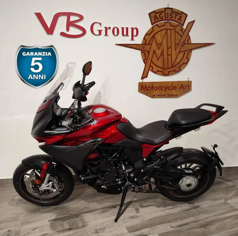 MV Agusta Turismo Veloce 800 Lusso SCS (2021 - 26) (4)