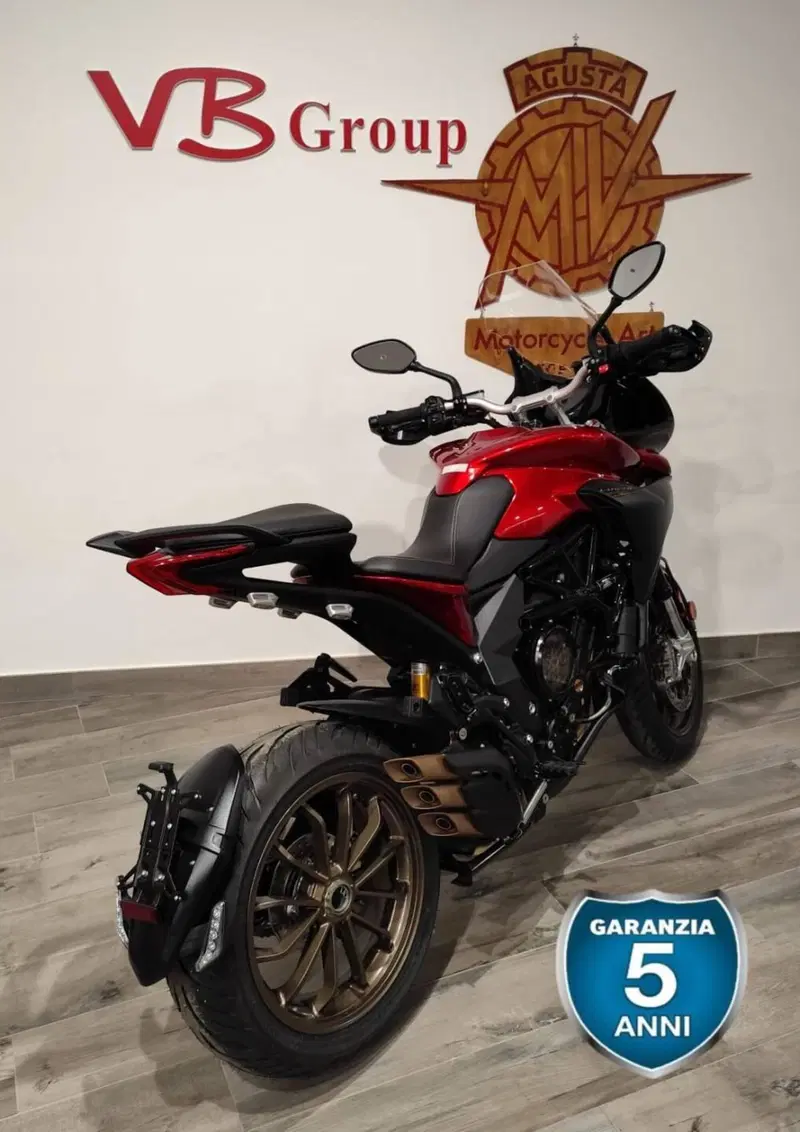 MV Agusta Turismo Veloce 800 Lusso SCS (2021 - 26) (8)