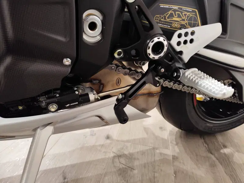 MV Agusta Turismo Veloce 800 Lusso SCS (2021 - 26) (17)