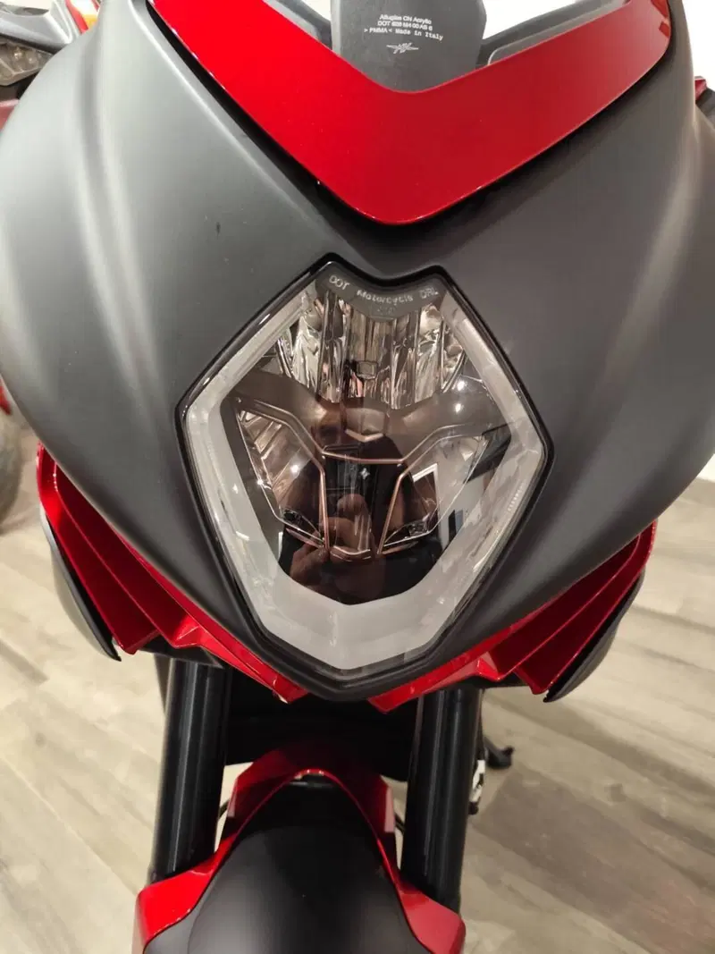 MV Agusta Turismo Veloce 800 Lusso SCS (2021 - 26) (18)