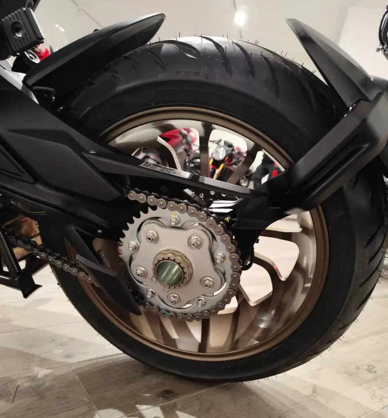 MV Agusta Turismo Veloce 800 Lusso SCS (2021 - 26) (19)