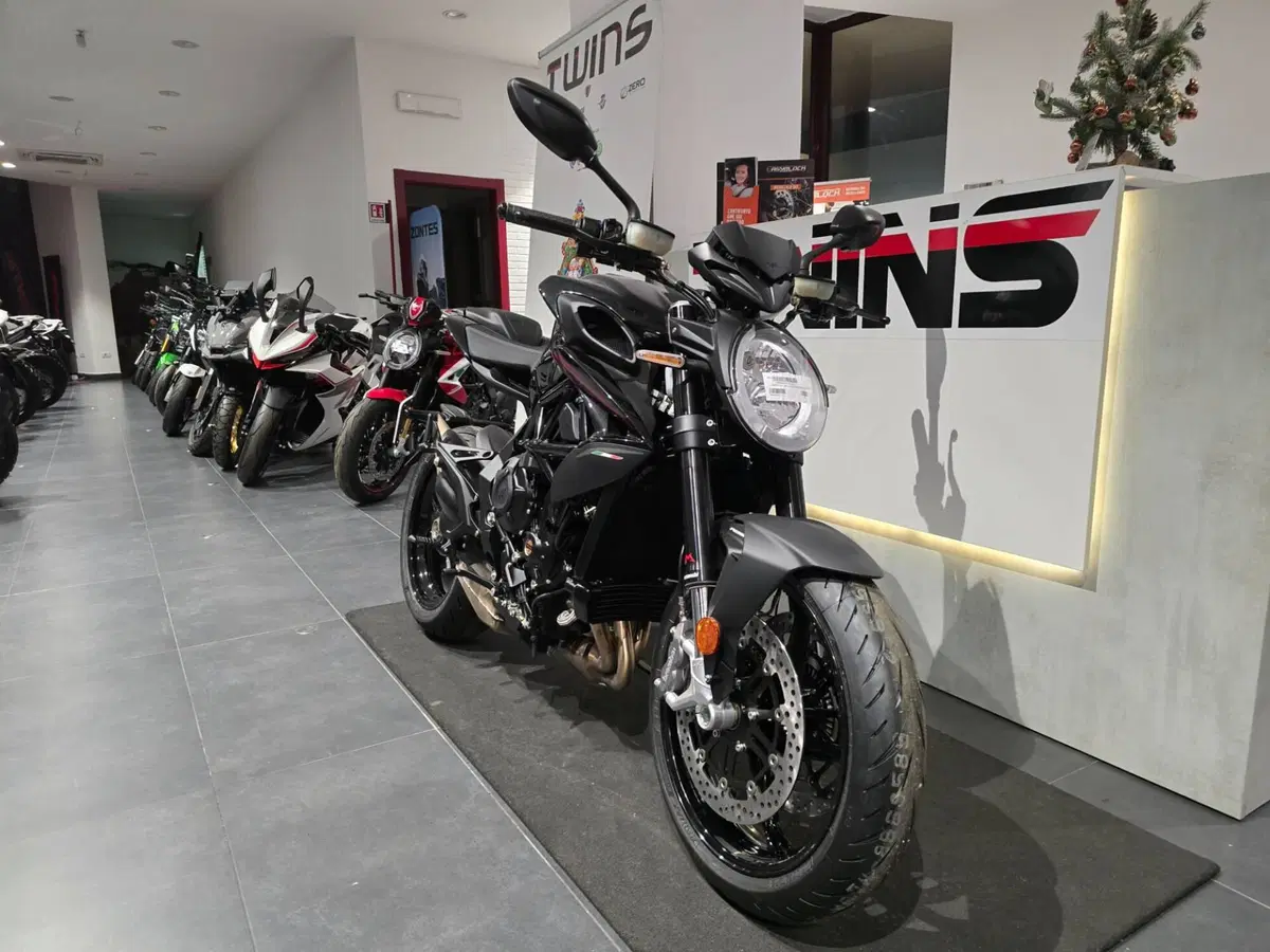 MV Agusta Brutale 800 R (2023 - 25) (2)