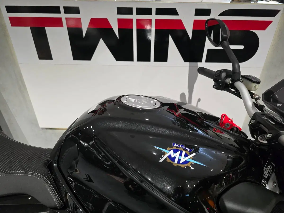 MV Agusta Brutale 800 R (2023 - 25) (10)