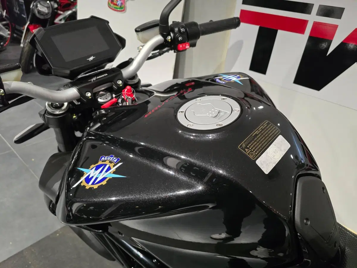 MV Agusta Brutale 800 R (2023 - 25) (12)