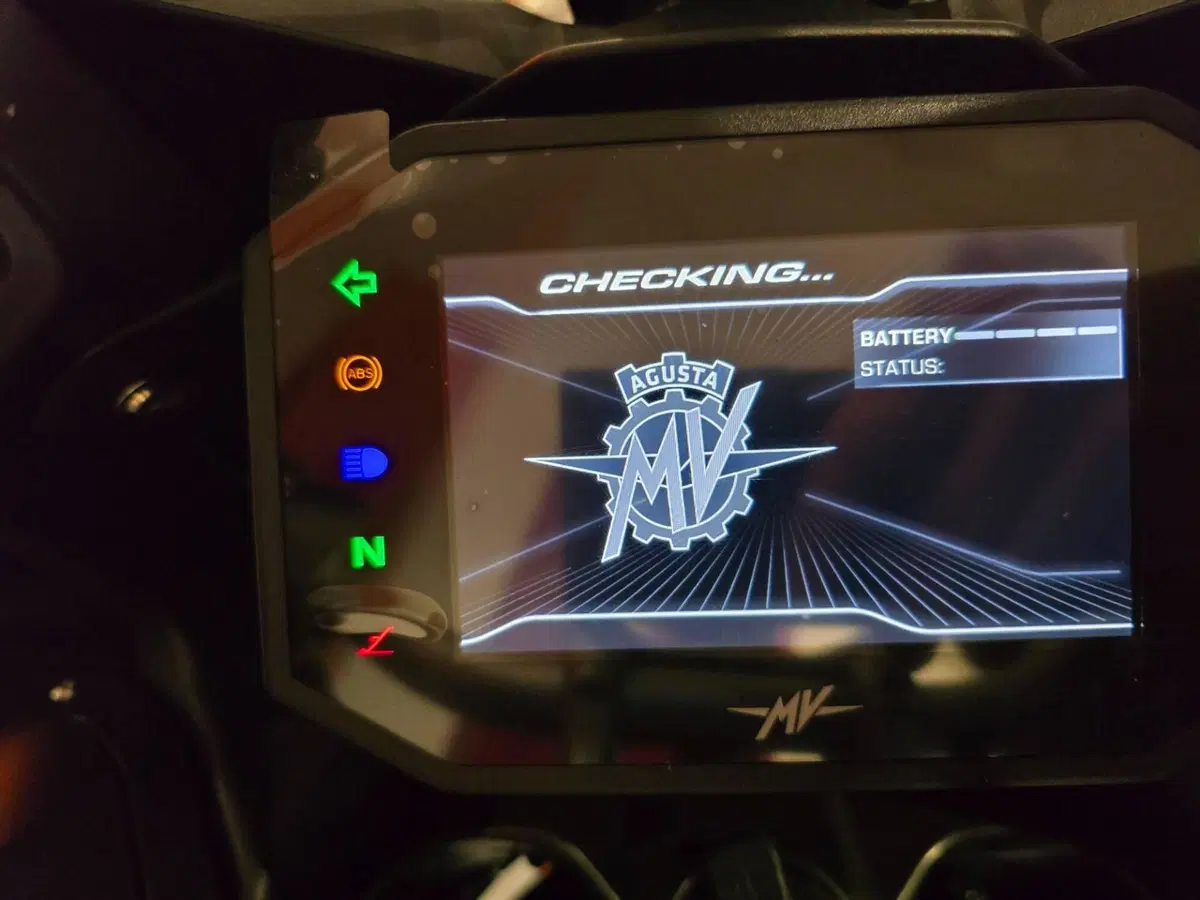MV Agusta Brutale 800 R (2023 - 25) (13)