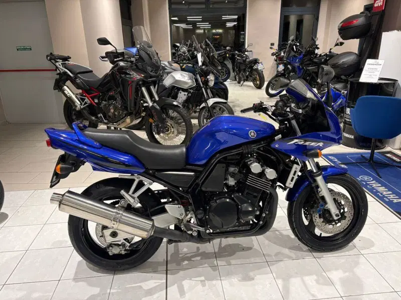 Yamaha FZS 600 Fazer (2003 - 04)