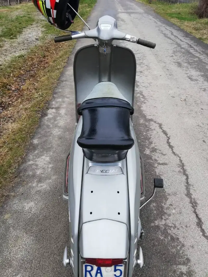 Lambretta 150 Special Silver (2)