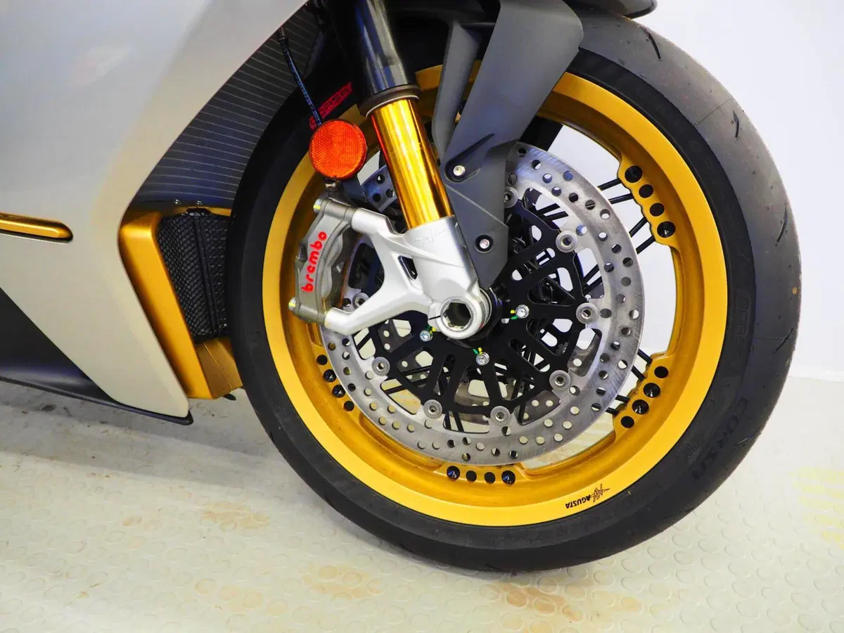 MV Agusta Superveloce 800 S (2021 - 25) (7)