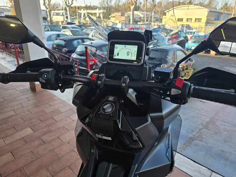 Honda ADV 350 Special Edition (2025 - 26) (6)