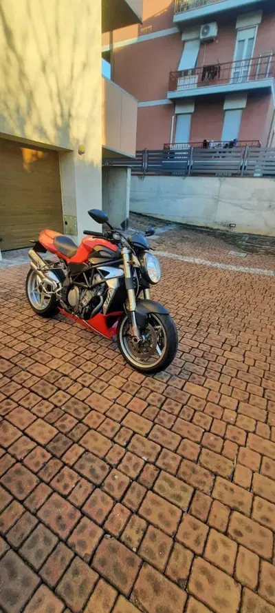 MV Agusta Brutale 750 S (2002 - 06) usata