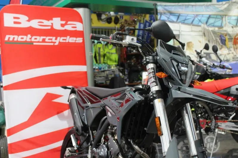 Betamotor RR 125 4T Motard T (2025 - 26) (5)