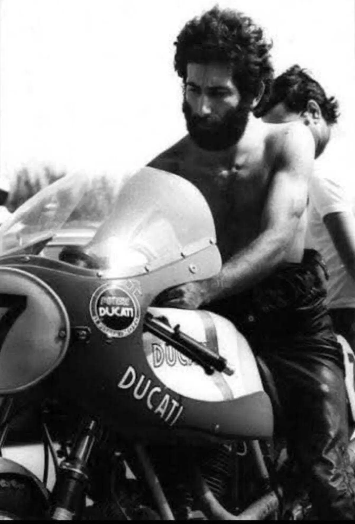 Ducati per celebrare i 100 anni pensa alla SS 750 [GALLERY] (2)