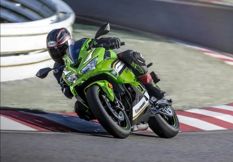 Kawasaki Ninja ZX-4RR (2024 - 26) (6)