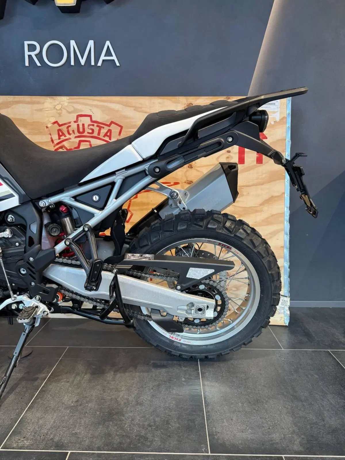 MV Agusta LXP Orioli (2024 - 26) (7)