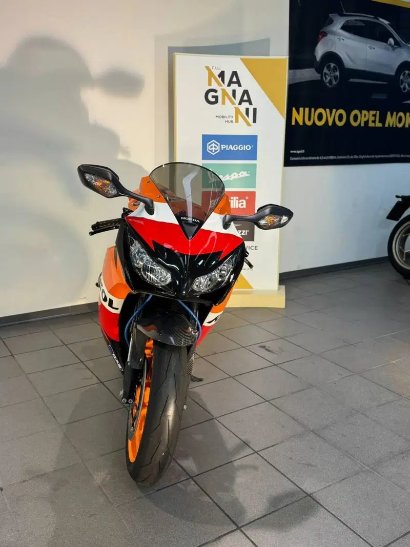 Honda CBR 1000 RR Fireblade (2012 - 16) (3)