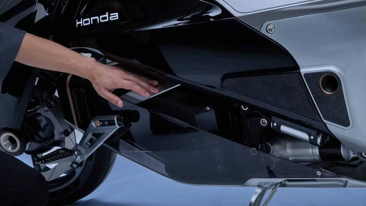 Honda EV Outlier Concept: la moto elettrica che rompe gli schemi al Japan Mobility Show 2025 [GALLERY] (3)