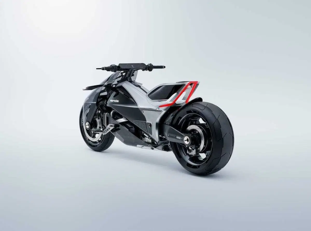 Honda EV Outlier Concept: la moto elettrica che rompe gli schemi al Japan Mobility Show 2025 [GALLERY] (16)
