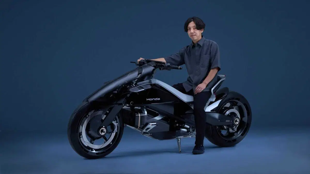 Honda EV Outlier Concept: la moto elettrica che rompe gli schemi al Japan Mobility Show 2025 [GALLERY] (19)