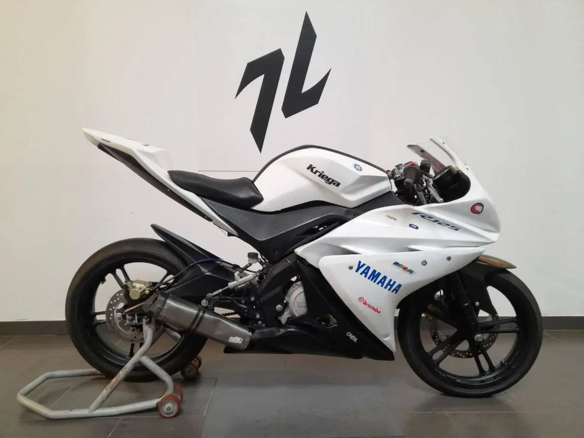 Yamaha YZF R125 (2008 -13) (4)