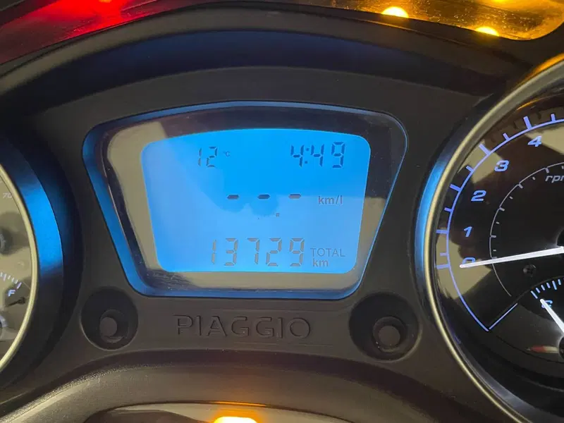 Piaggio MP3 300 Sport ABS Hpe (2021 - 24) (2)