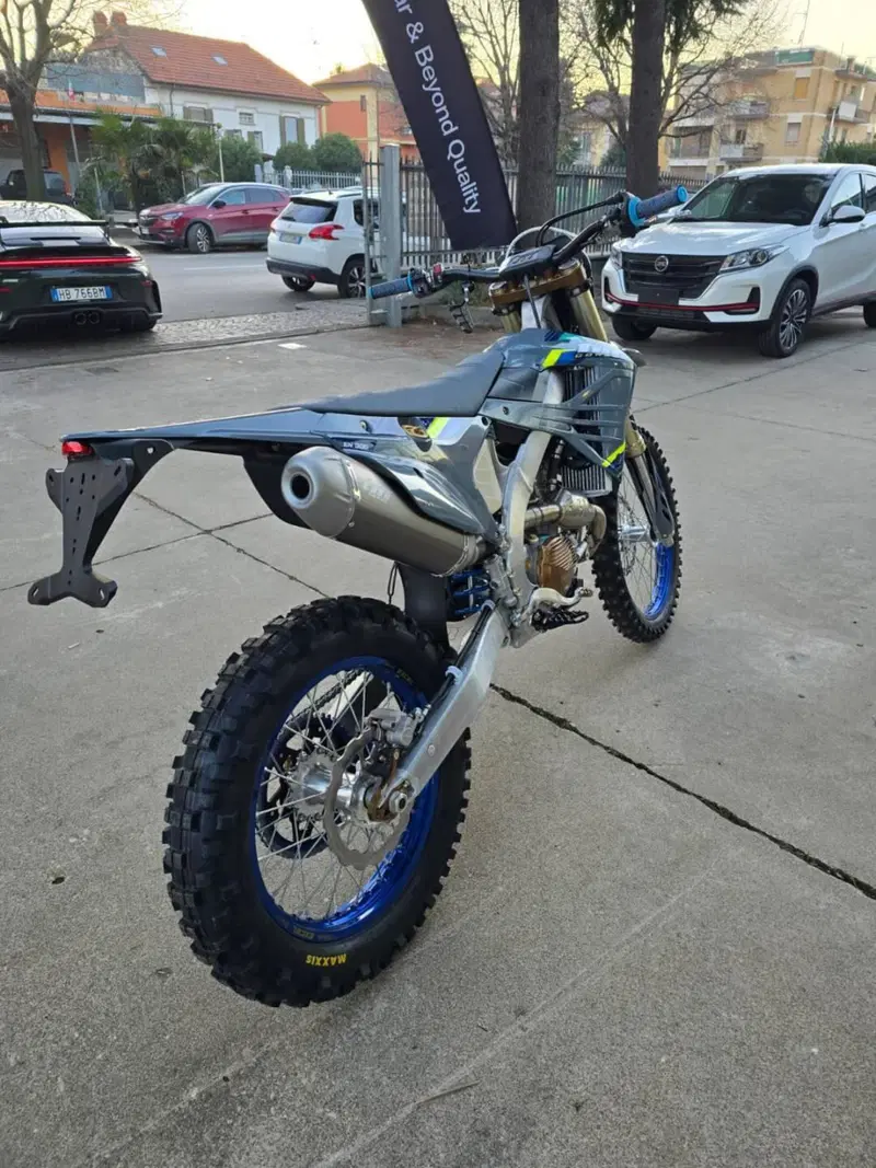 Tm Moto EN 300 ES Fi 4T TM Corse (2026) (2)