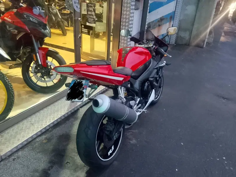 Yamaha YZF R1 (2002 - 03) (4)