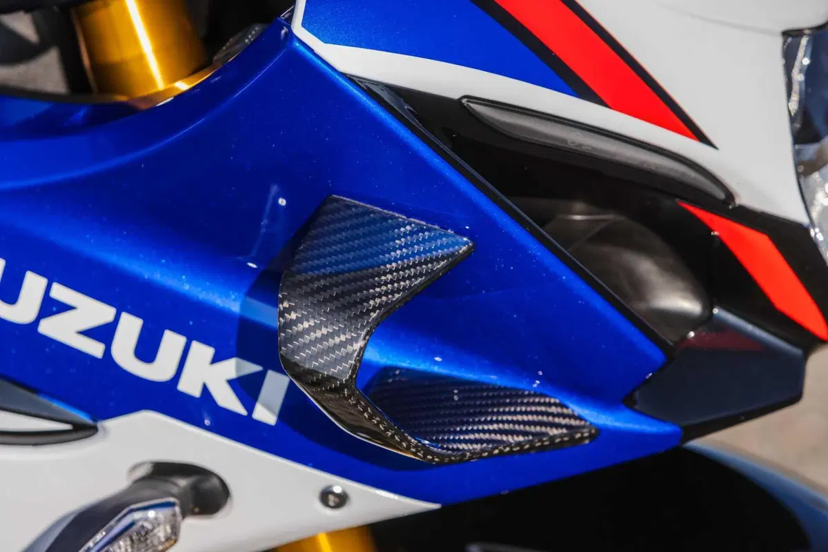 Suzuki GSX-R1000R 2026: ecco svelato il prezzo. Superbike economica?  (2)